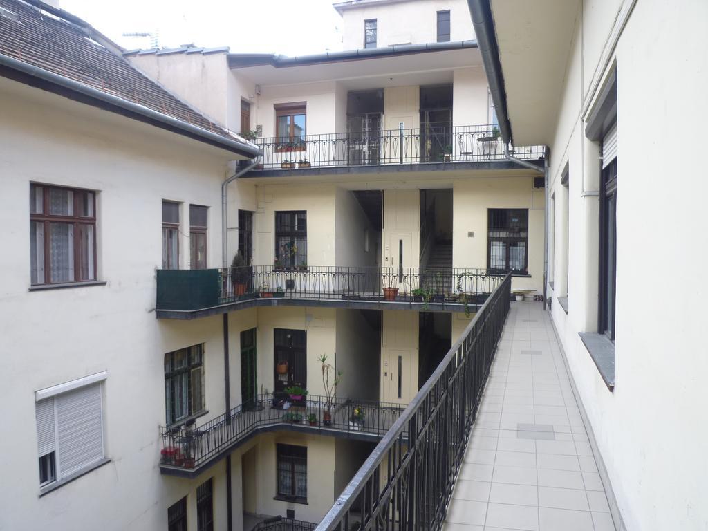 Retro Apartment Budapest Exteriör bild